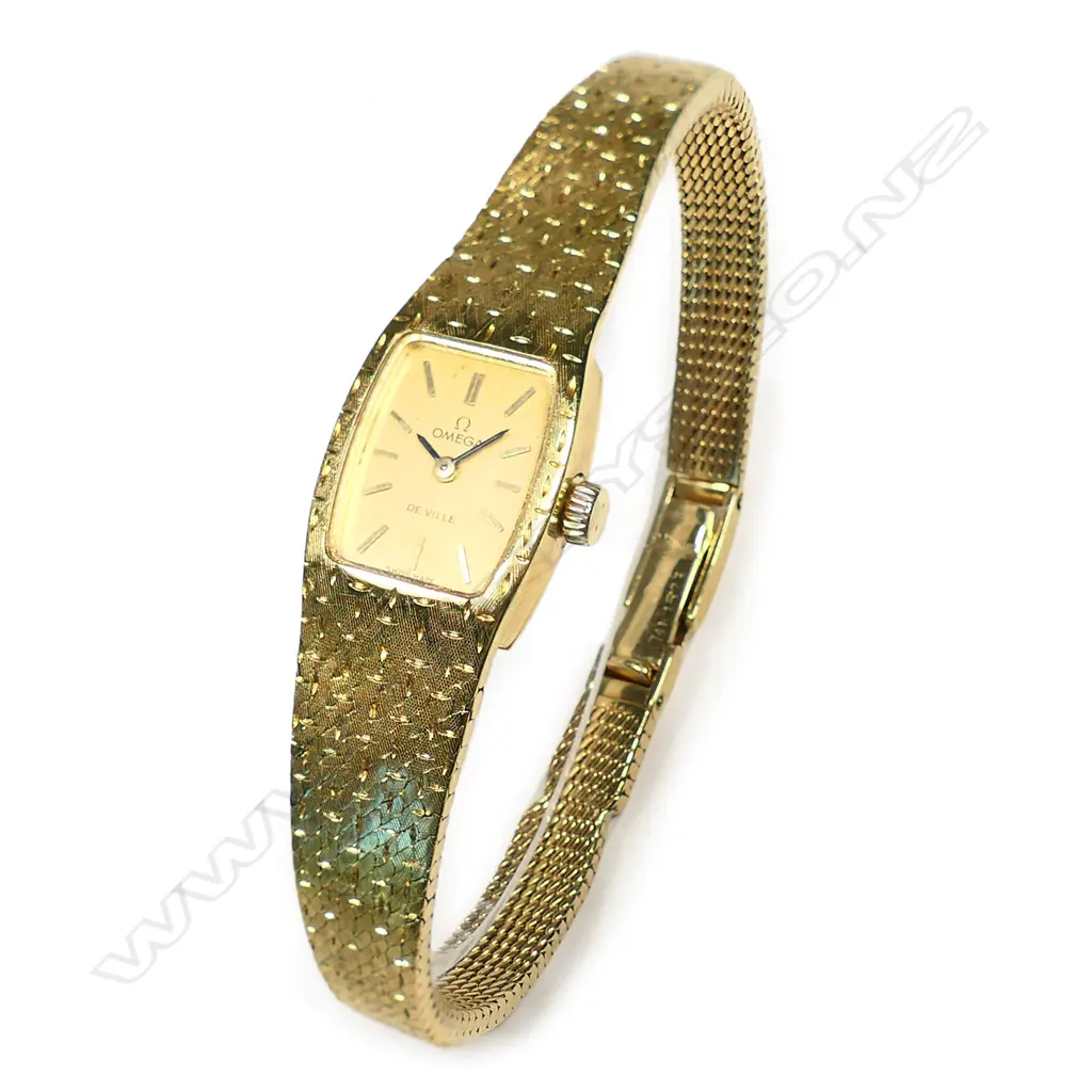 A vintage 18ct gold Omega De Ville ladies wristwatch, Image 1++