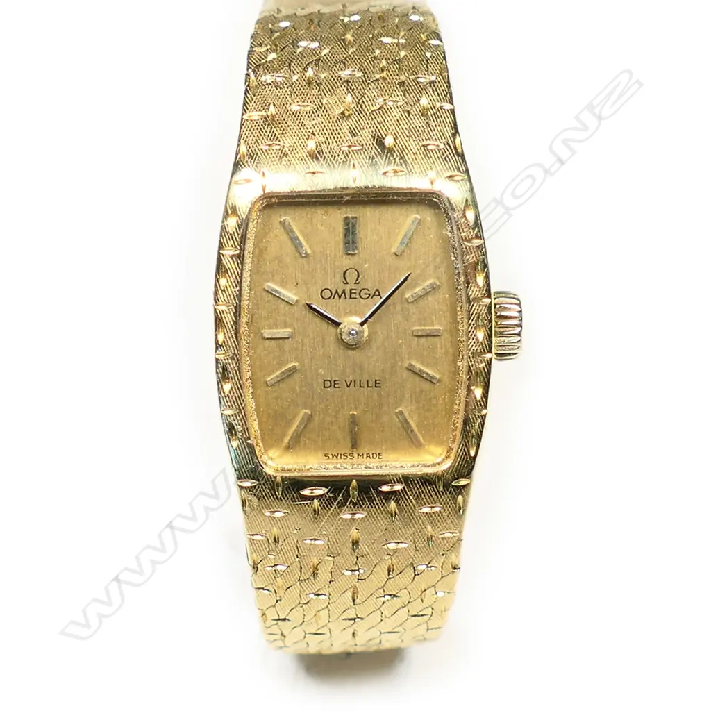 A vintage 18ct gold Omega De Ville ladies wristwatch, Image 1++