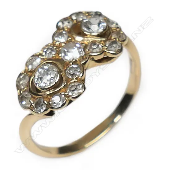 An antique 18ct gold and diamond ring,
