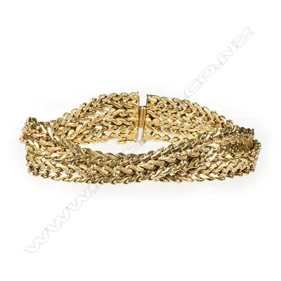 An 18ct gold fancy link chain bracelet,