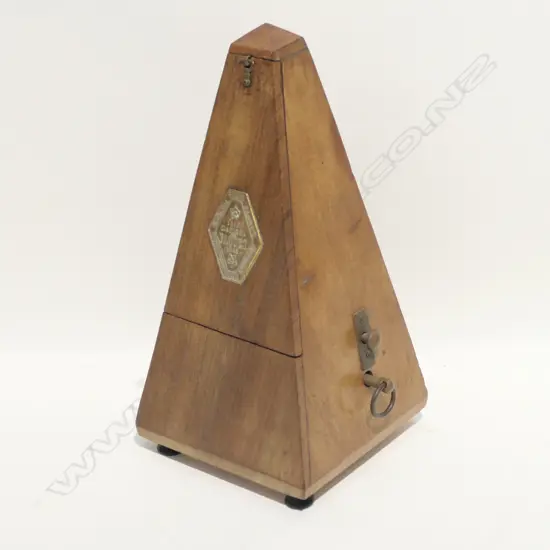 Old French walnut metronome Maelzel Paquet. H. 230mm