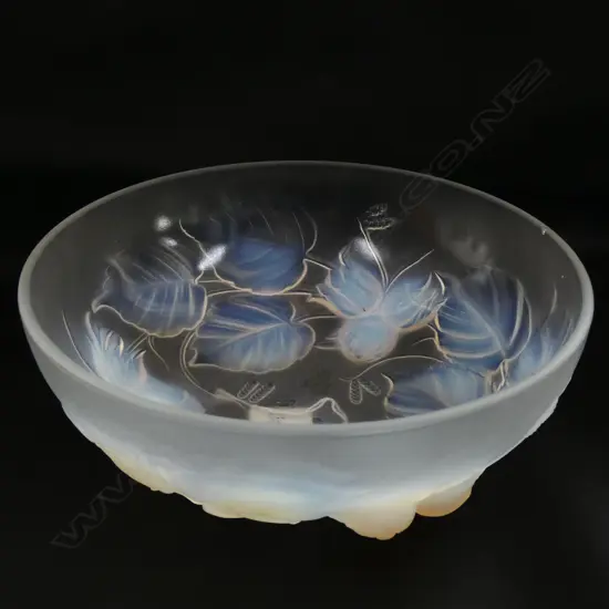 A 'Noisettes' opalescent glass bowl by Edmond Etling (Choisy-le-Roi, France), c.1930s