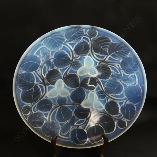 An Arrers  (André Delatte) opalescent glass bowl