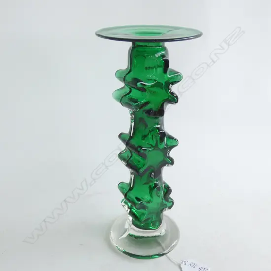 Kasperi triple-prunt green cased in clear glass candlestick/vase
