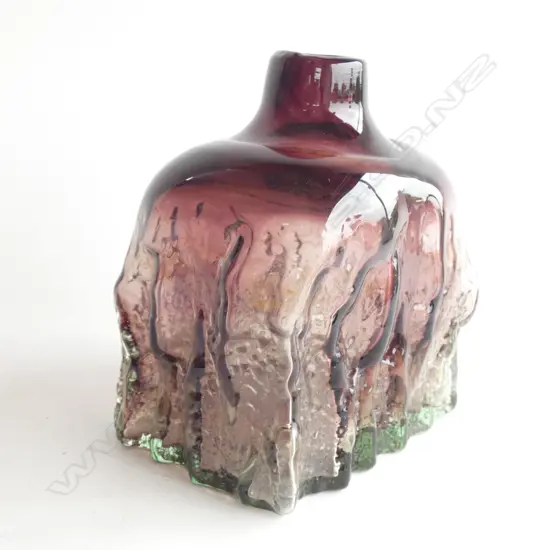 An art glass bottle vase