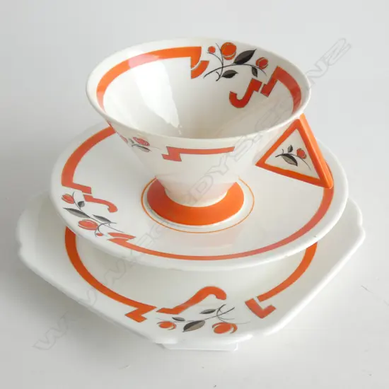 An Art Deco  Shelley Vogue trio, in the J- pattern