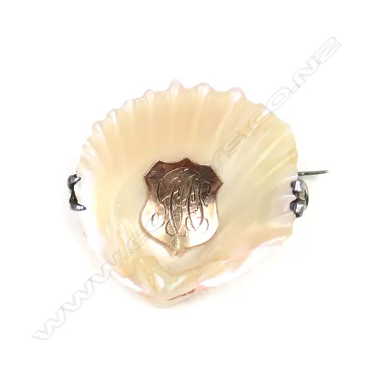 A c 1900 9ct gold and mother of pearl brooch,