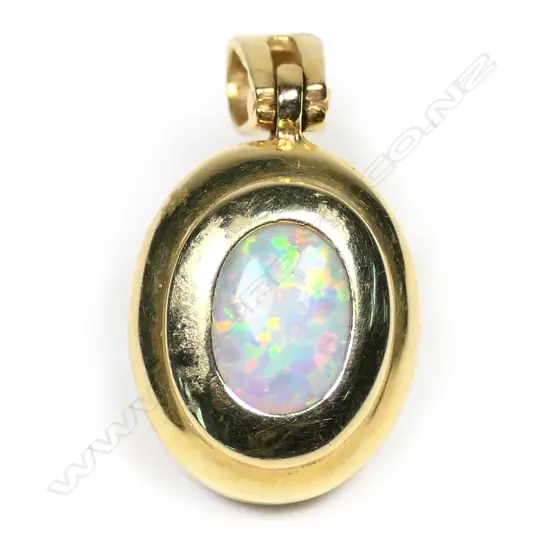 A 14ct yellow gold and opal pendant,