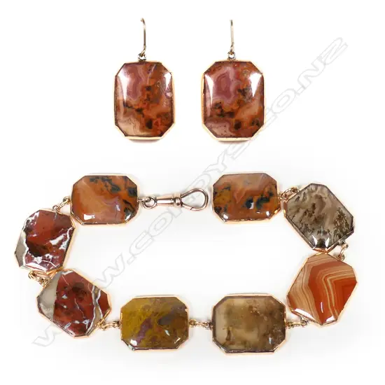 A vintage 9ct rose gold and agate bracelet and matching earrings,