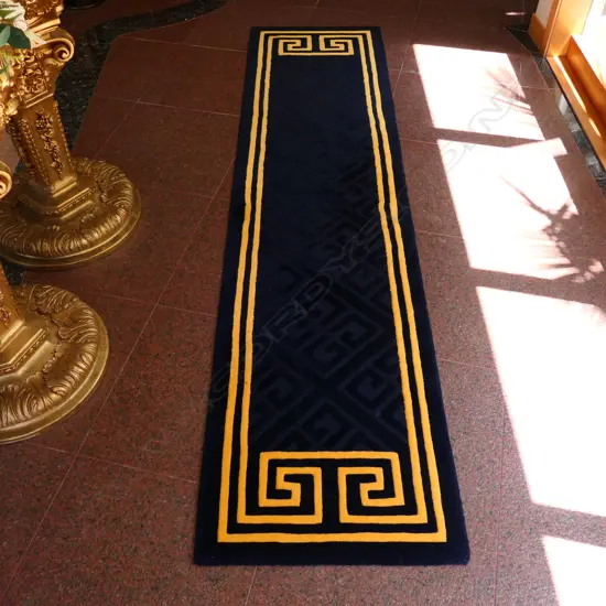 'Designer Rugs' hand tufted NZ wool runner