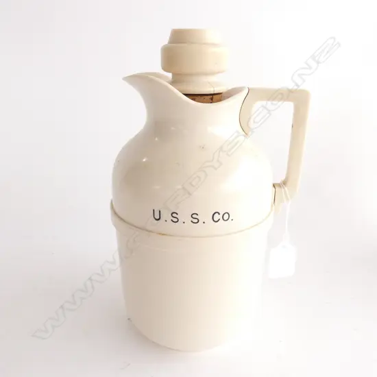 U.S.S. CO BAKELITE THERMOS FLASK H. 260MM