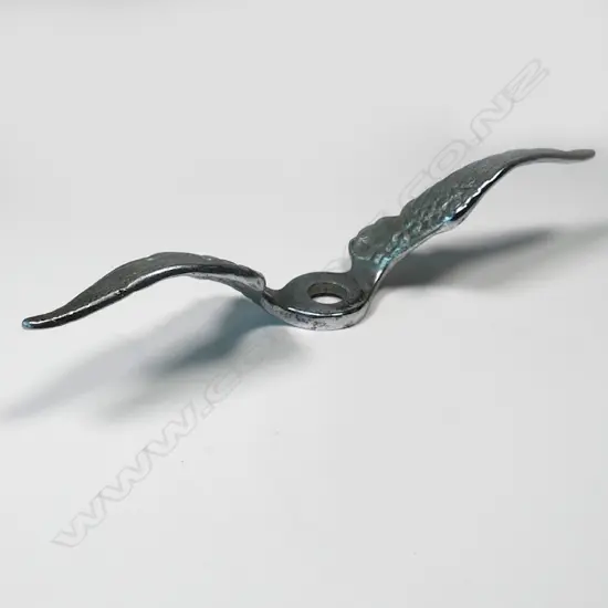 Chrome 'Speed Wings' for car mascot or temperature gauge,