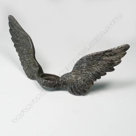 Chrome 'Speed Wings' for car mascot or temperature gauge,