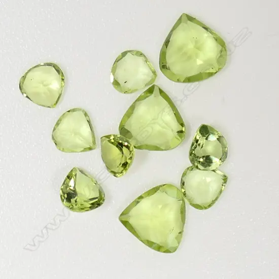 10 PERIDOT, 3.30cts. RATING 5-6