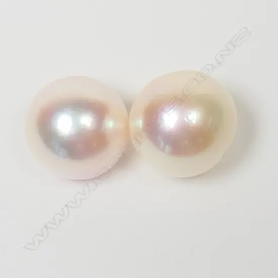 1 PR ¾ AYKOYA CULTURED PEARLS, 8.8mm. RATING 7-8