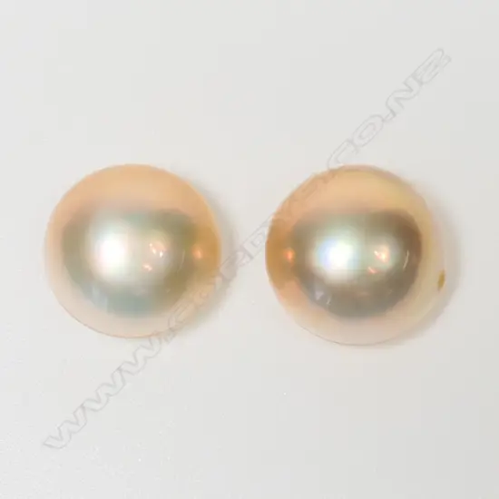 1 PR MABE CULTURED PEARLS, 13.5mm. RATING GOOD/FINE
