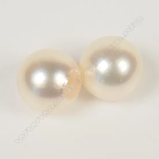 1 PR AKOYA CULTURED PEARLS, 7.3mm. RATING 7-8