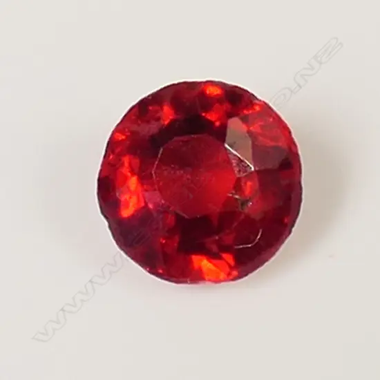 1 IMITATION GARNET TOPPED DOUBLET, 0.94ct
