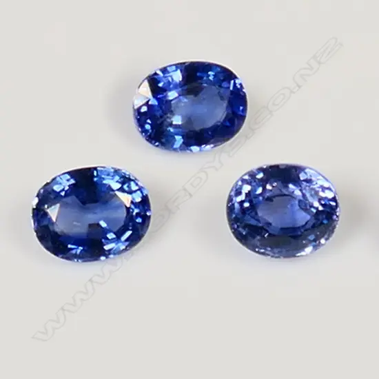 3 SAPPHIRES, CEYLON TYPE, 1.56cts. RATING 5-6