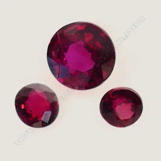 3 RUBIES, 0.49ct. RATING 8