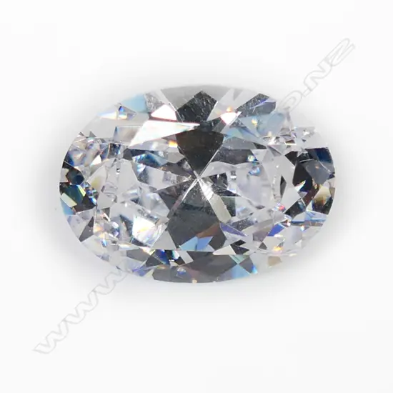 13/18 OVAL white CZ