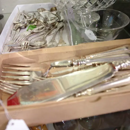 BOX FISH SET & SERVERS