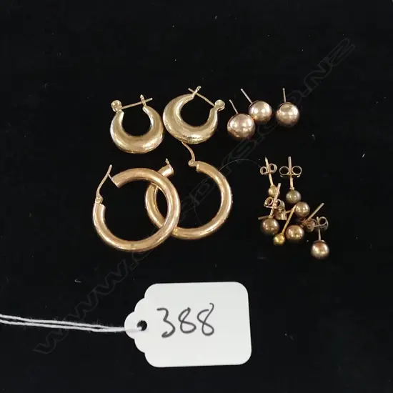 BAG OF 9CT GOLD, ETC, STUD EARRINGS 8gms