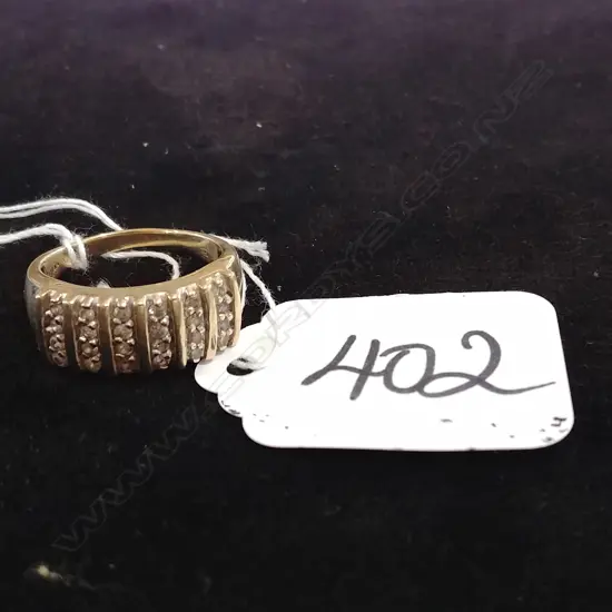 14CT GOLD AND DIAMOND RING 5.5gms