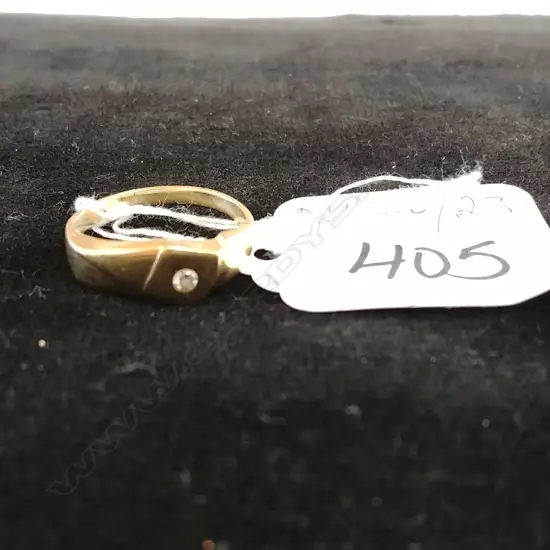 18CT GOLD AND DIAMOND BAND 4.5gms