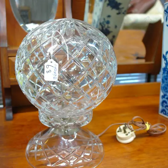 VINTAGE CUT CRYSTAL LAMP - DIAMOND CUT GLOBE TOP