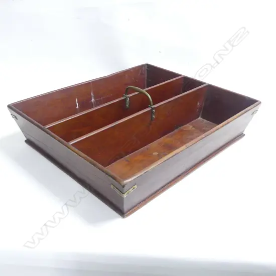 A 19thC mahogany three compartment knife box, with dovetailed corners with brass strapping and brass bale handle. 475 x 400mm