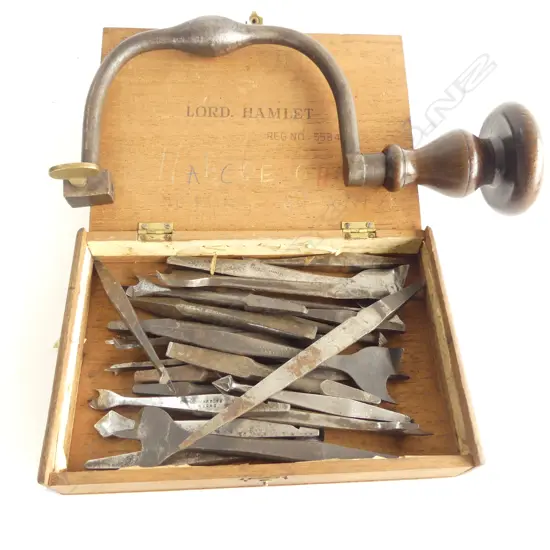 A 19thC steel and mahogany Scottish brace and 22 various bits.