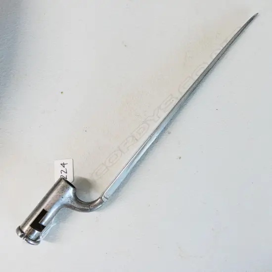 Pattern 1842 carbine small Socket Bayonet. Maker's mark ‘Gill’, ‘4 ‘ Lovell's type catch. No scabbard