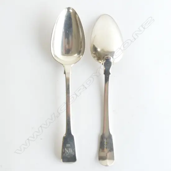 A pair of George III silver tablespoons. Fiddle pattern. London 1809 by  Stephen Adams. 175gm.