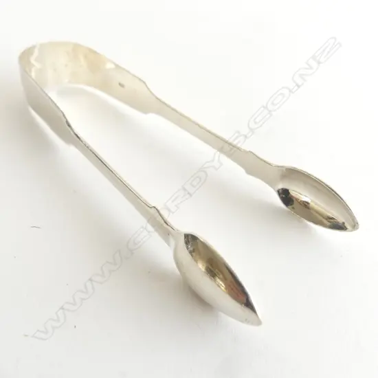 A pair of George IV fiddle pattern silver sugar tongs, London 1821, by James Dicks. 48gm