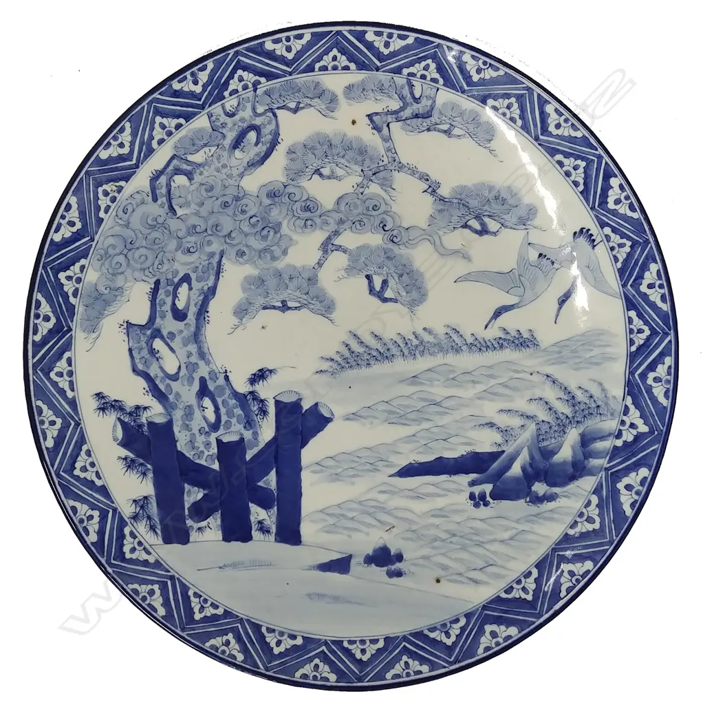 A large Japanese Arita charger Image 1++