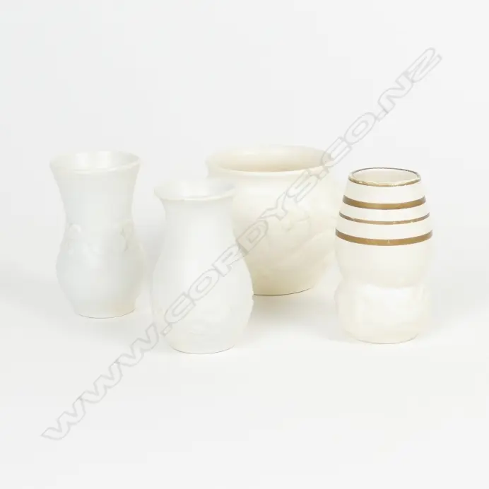 4 ASST SM CROWN LYNN VASES Image 1++