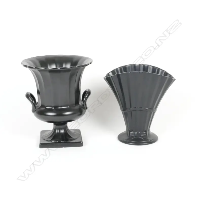 2 LG BLACK C.L FAN VASES, .966. & 1 OTHER Image 1++