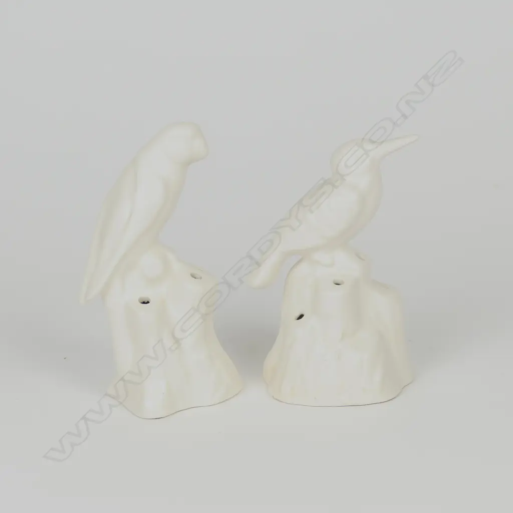 2 CROWN LYNN SPECIMEN BIRD VASES Image 1++