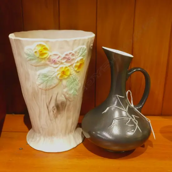 LG C/LYNN PAINTED FLORAL VASE + BL PRESLEY JUG