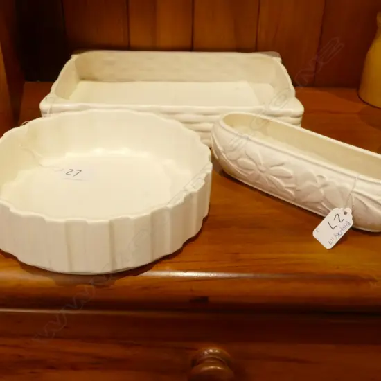 3 CROWN LYNN FLAIR ART POTTERY PCS