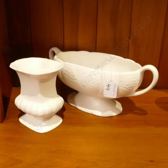 2 CROWN LYNN FLAIR URN VASES