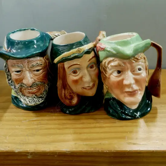 3 C/LYNN AQUILA 'ROBIN HOOD' SERIES CHARACTER MUGS