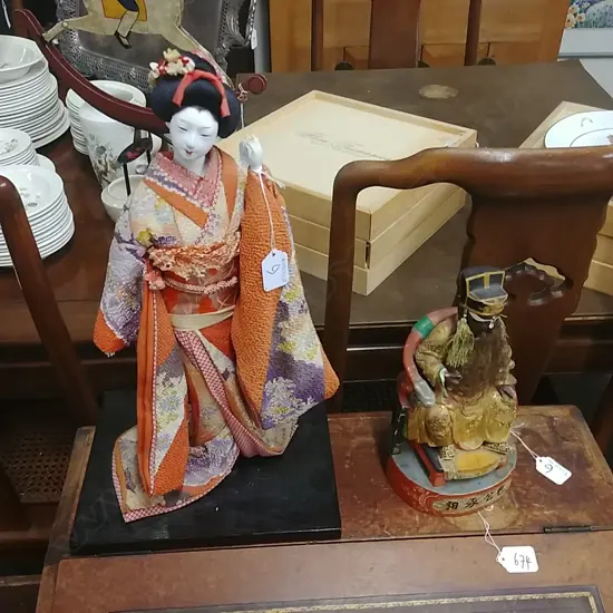 CHINESE SEATED MALE FIG + GEISHA FIG