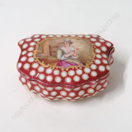 SEVRES HAND PAINTED TRINKET BOX
