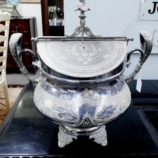 LARGE EP TUREEN