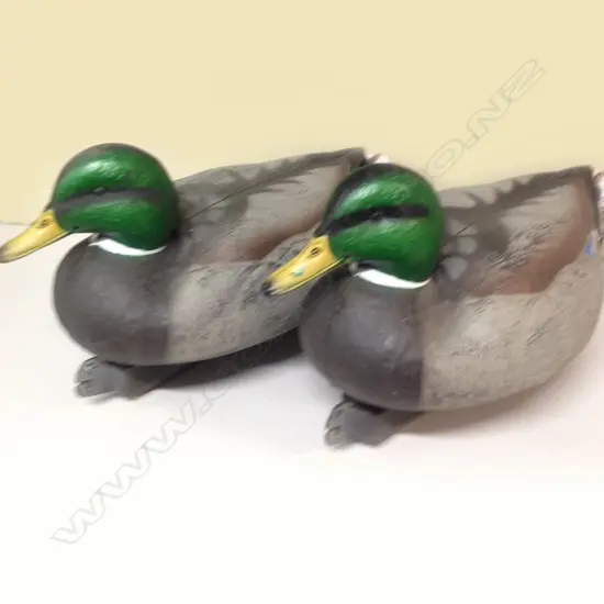 2 FINELY DETAILED PLASTIC MALLARD  DRAKE DECOYS