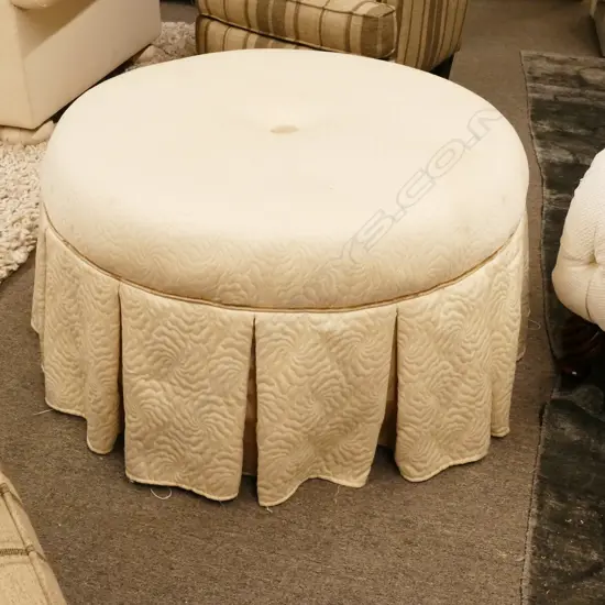 LGE CIRCULAR UPHOLSTERED OTTOMAN