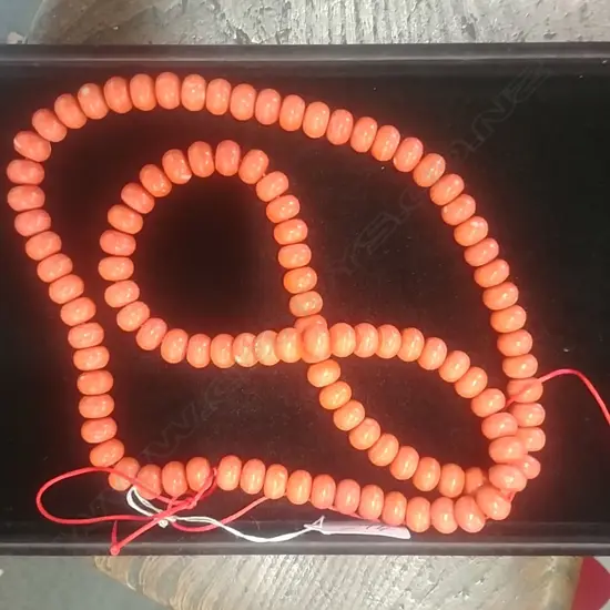 CORAL COLOURED BEAD NECKLACE