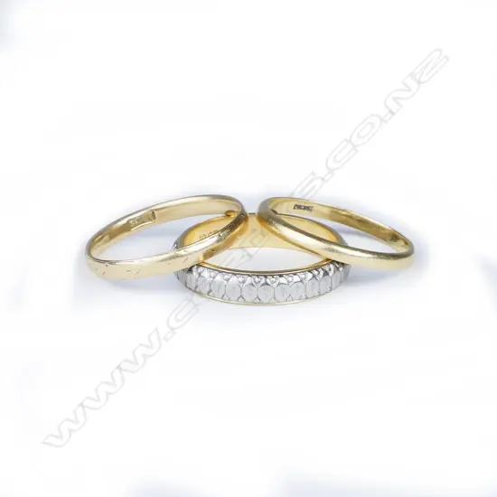 Three estate 18ct. gold wedding bands